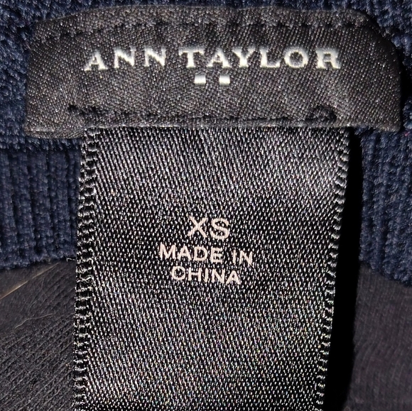 Women's Ann Taylor Black And Tan XS Shirt. Very Nice Condition. - Picture 5 of 6